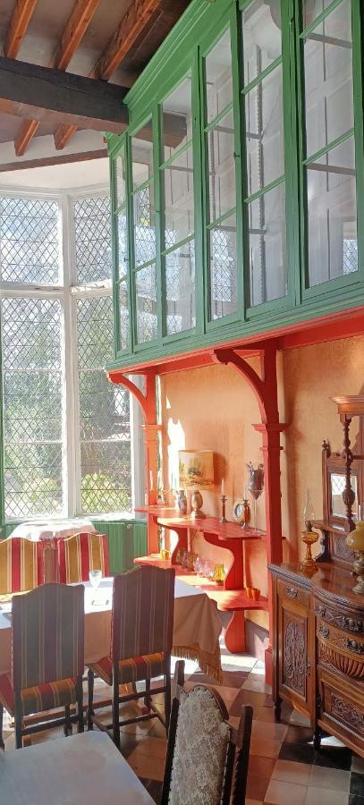 Chateau De La Grand'maison Bed & Breakfast